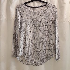 Liz Claiborne long sleeve t